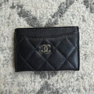 CHANEL black caviar card holder similar style